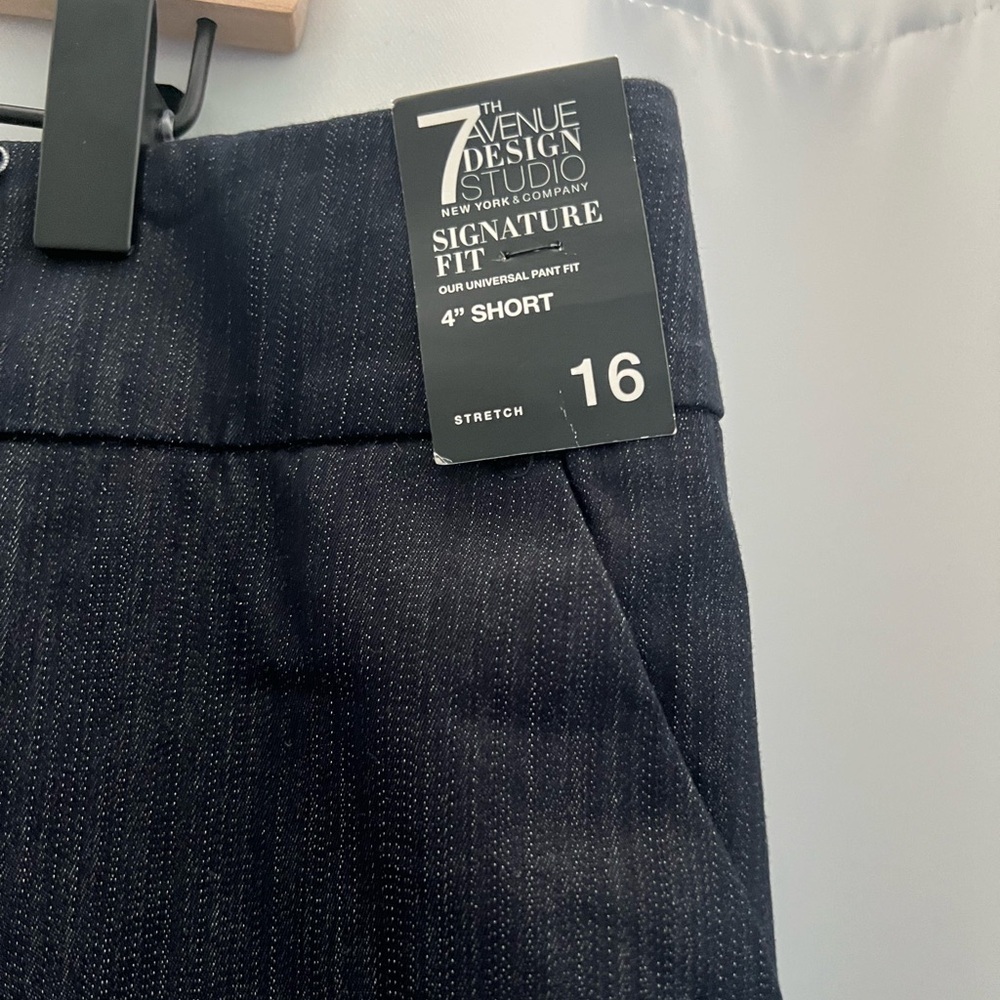 New York & Company Blue Flat Front Cuffed Hem Chino Shorts Size 16 NWT - Picture 4 of 5